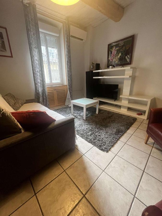 L'Atypique Coeur De Ville - Clim Et Parking Nîmes Eksteriør billede